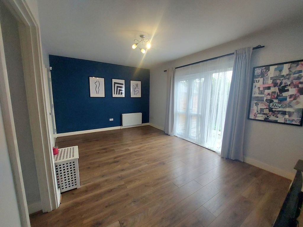 Property photo 2 of 13 05 Lounge 1.Jpg