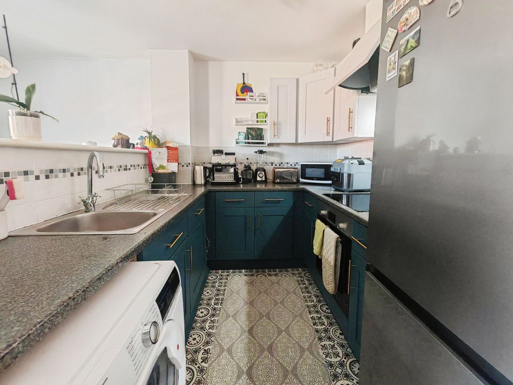 Property photo 2 of 17 Kitchen