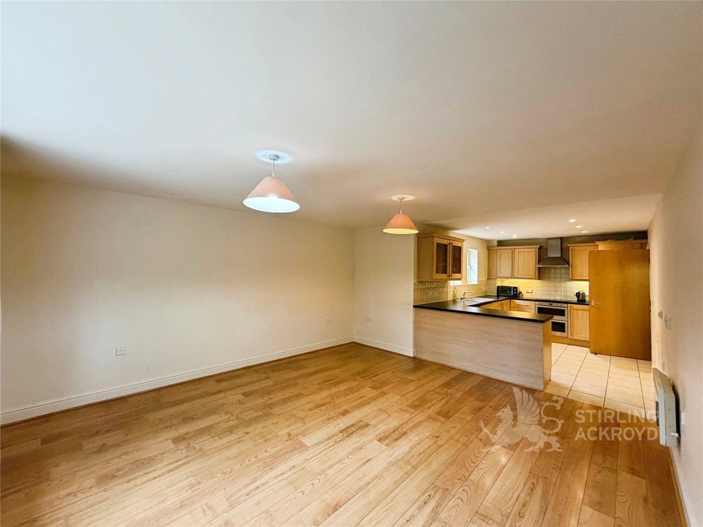 Property photo 2 of 11 Reception/Kitchen