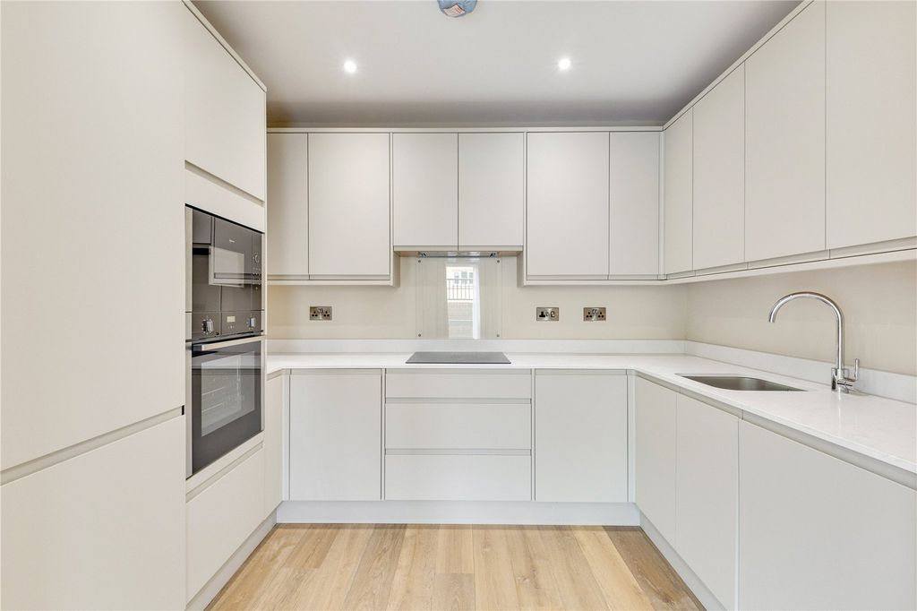 Property photo 3 of 14 Picture No. 11