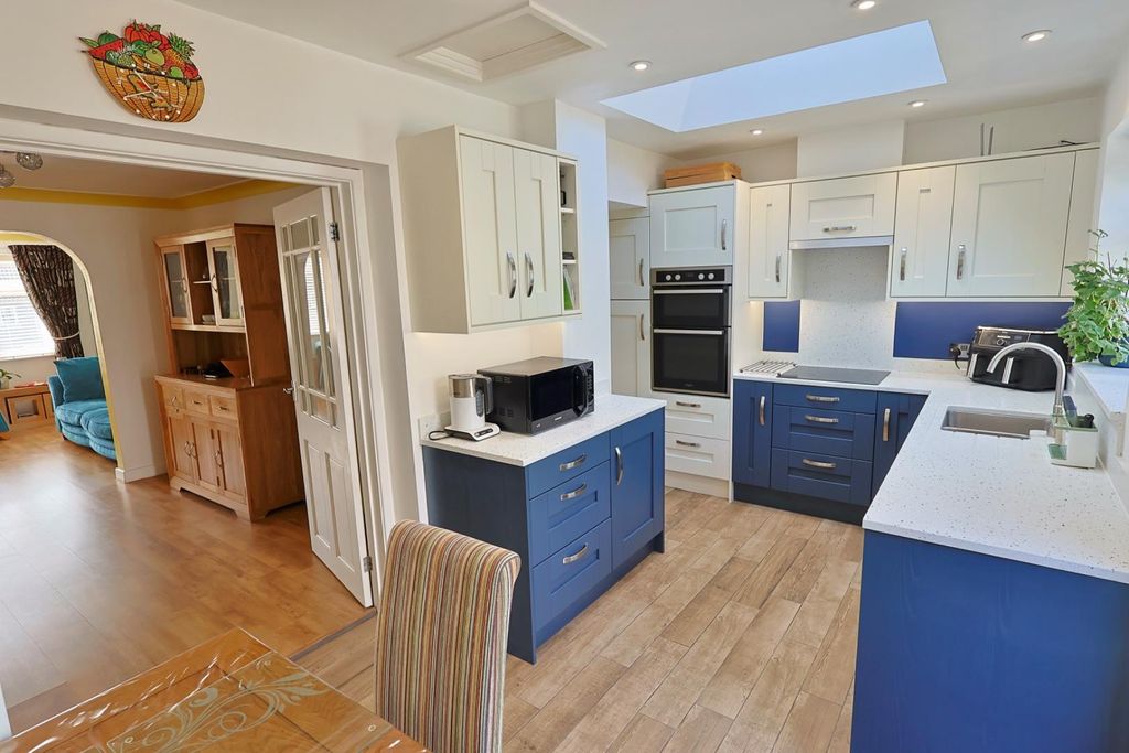 Property photo 2 of 17 512Fa318-A2C8-431B-Bbdc-7E9896E12D5C_1_201_A.Jpeg