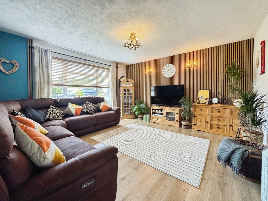 Property photo 2 of 21