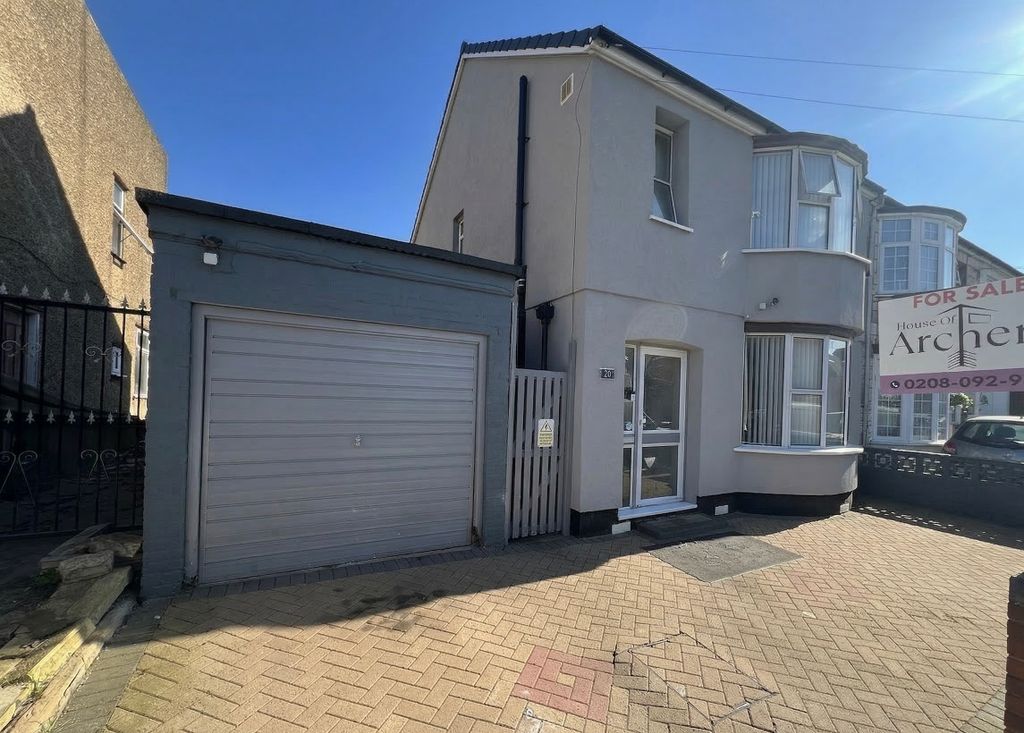 Property photo 2 of 24