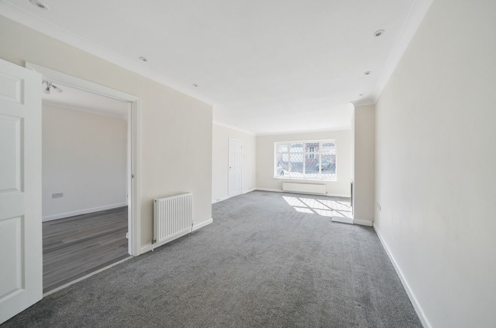 Property photo 2 of 17 1508893-11-6A7Ed8...