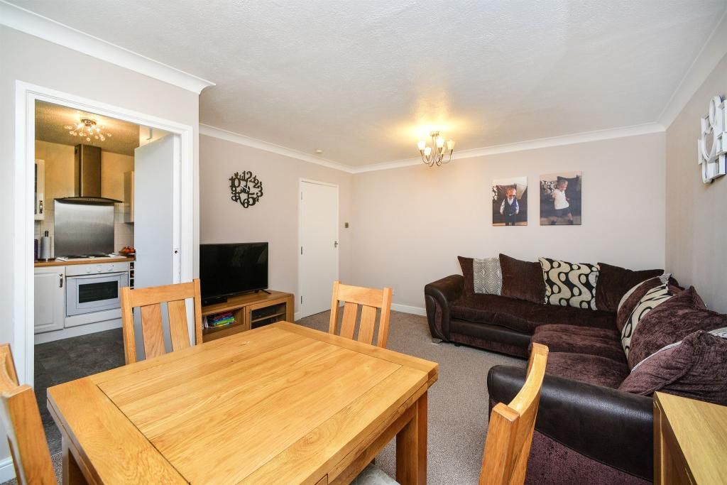Property photo 2 of 8