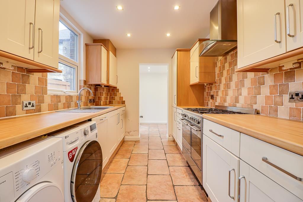 Property photo 3 of 27 Kitchen