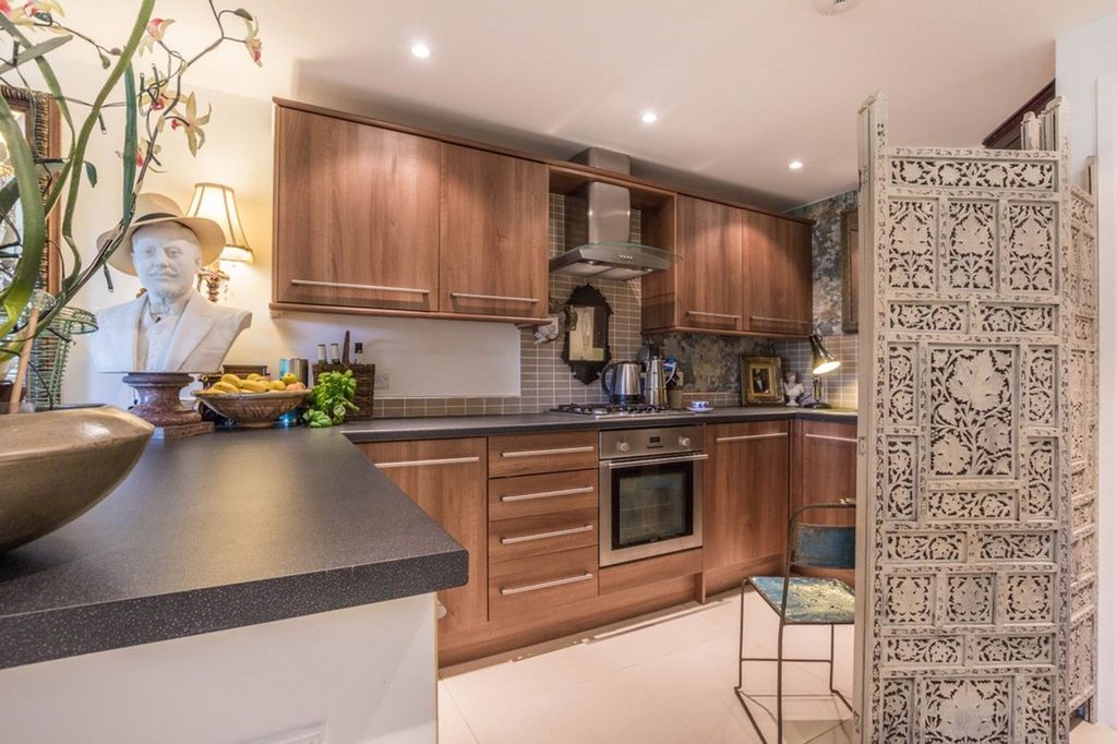 Property photo 3 of 22