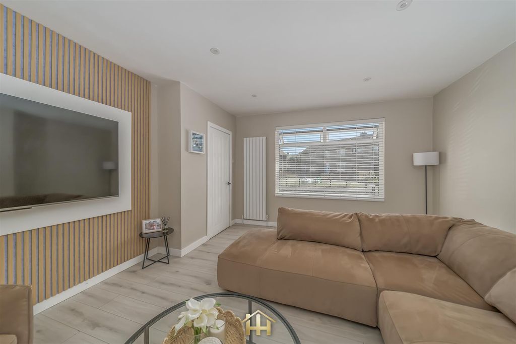 Property photo 2 of 18 32 Ballantrae Place Dundee Dd4 8Qq 240626 Edit (28