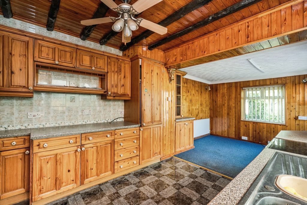 Property photo 2 of 17 Photo