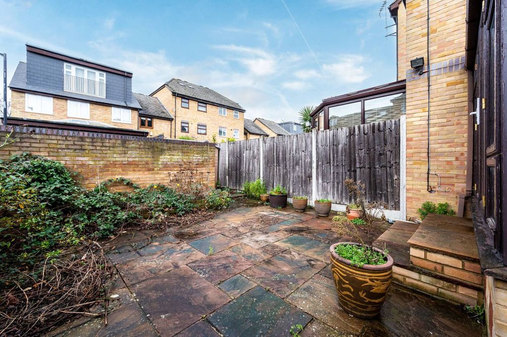 Property photo 3 of 23