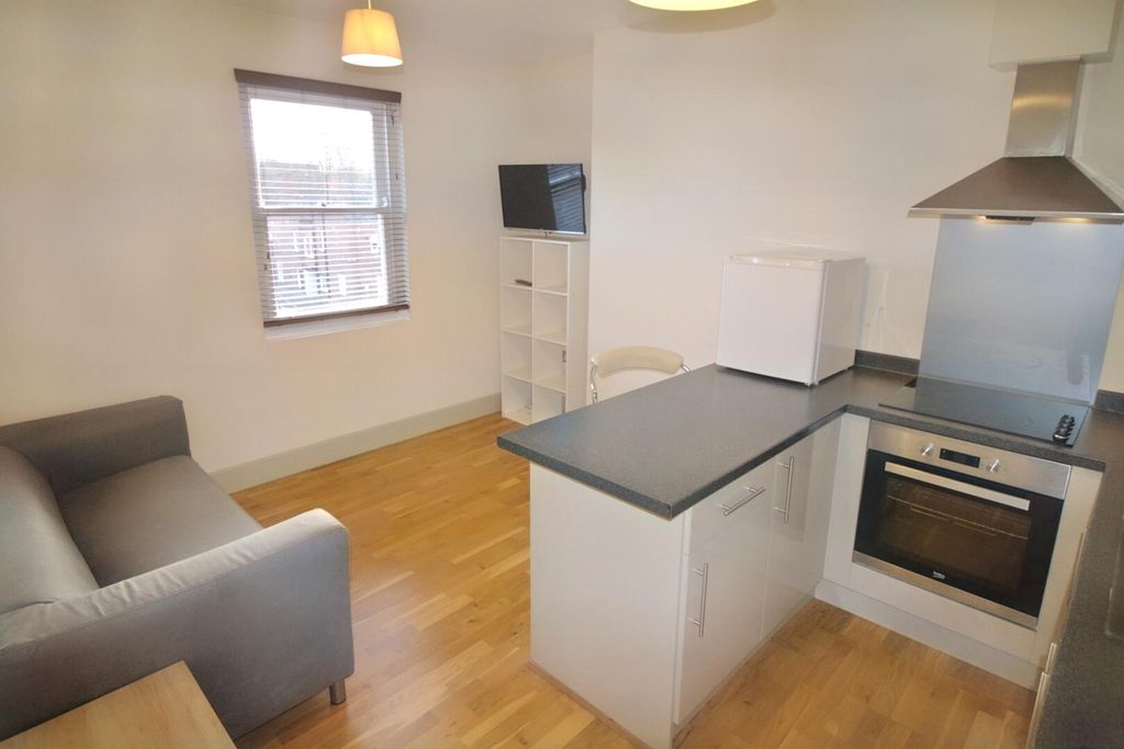 Property photo 3 of 6 Kitchen