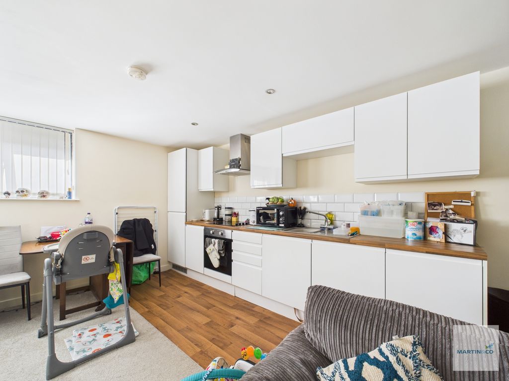 Property photo 3 of 9 Cam03394G0-Pr0347-Still006