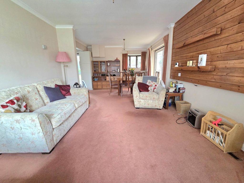 Property photo 3 of 23