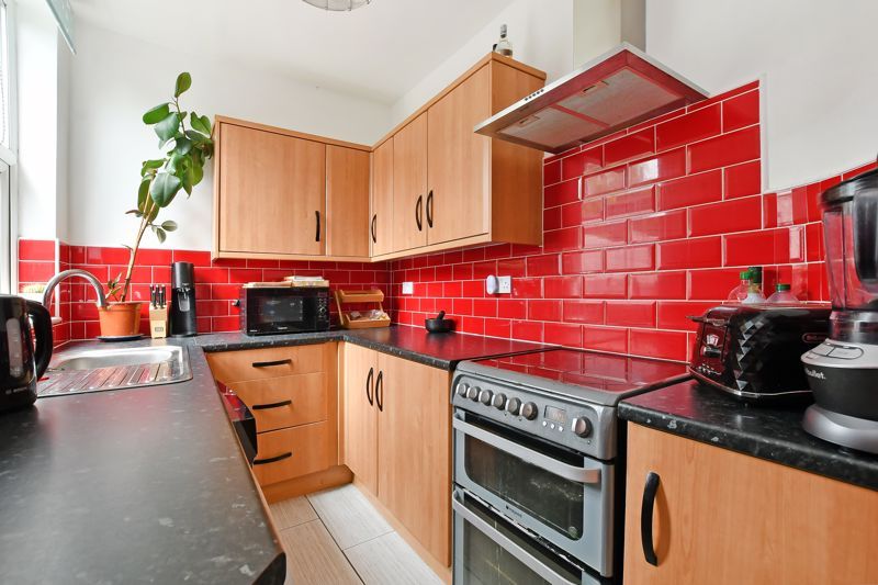 Property photo 3 of 19 Kitchen