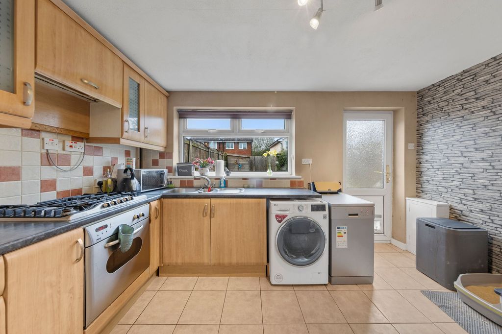 Property photo 3 of 16