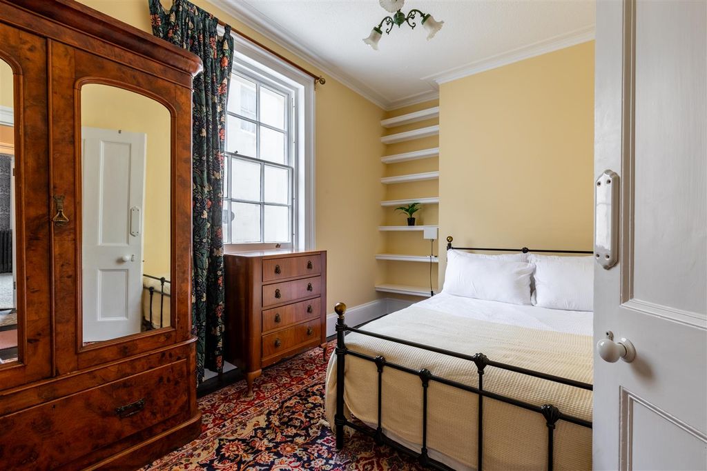 Additional image 20 of 5 bed detached house to rentLansdowne Square, Hove BN3