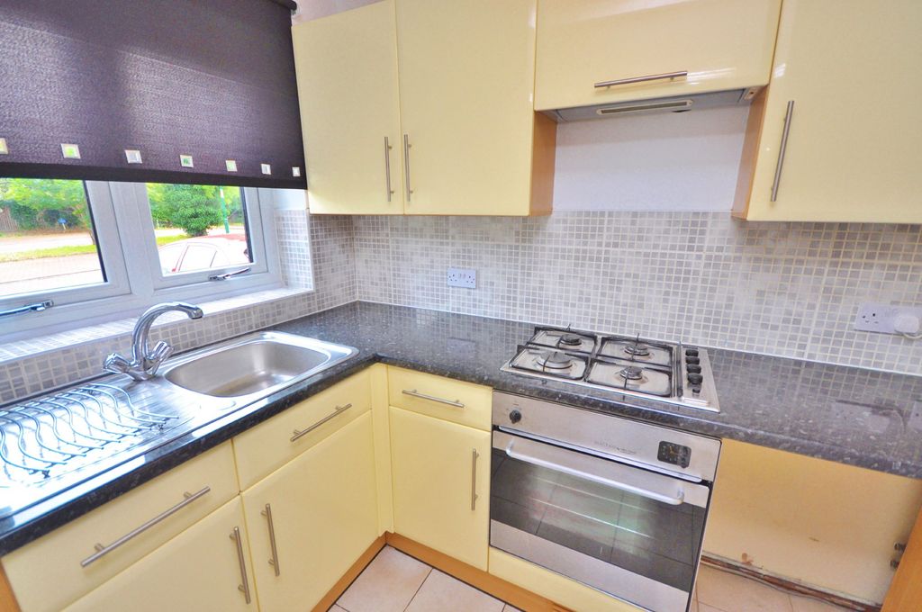 Property photo 3 of 9 Photo 03