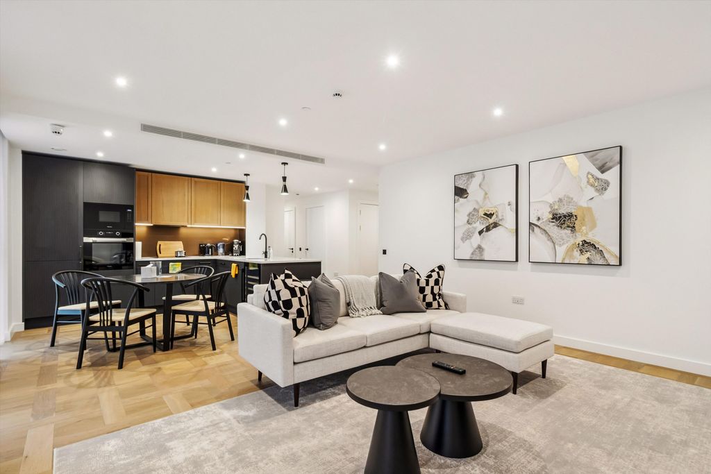 Property photo 2 of 14 Image