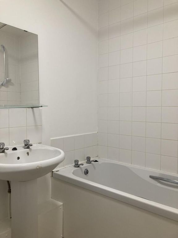 Property photo 3 of 6 Bathroom