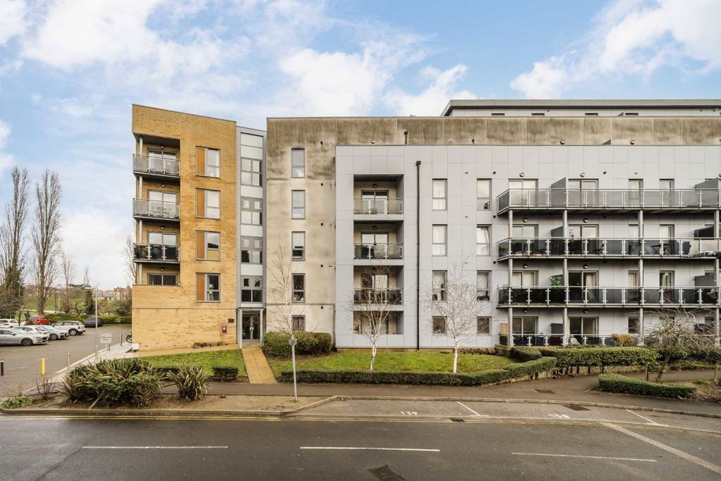 Property photo 3 of 6