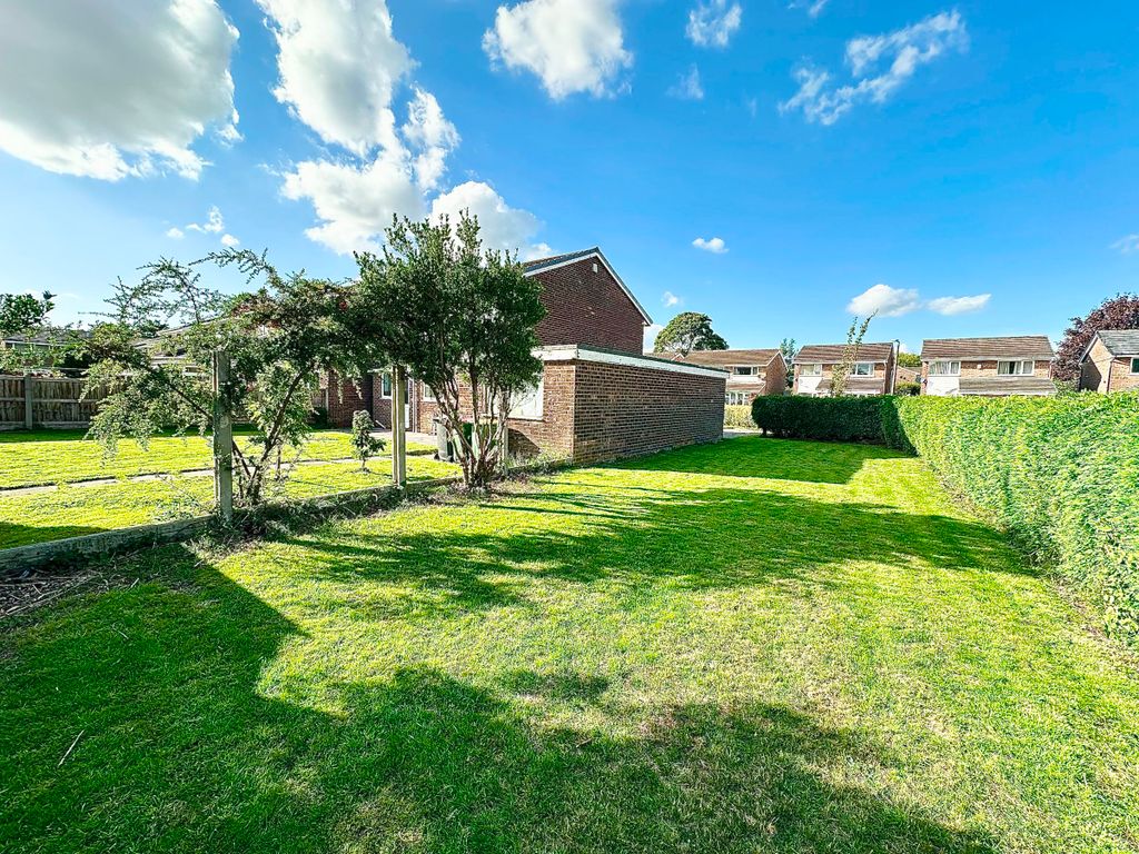 Property photo 3 of 27