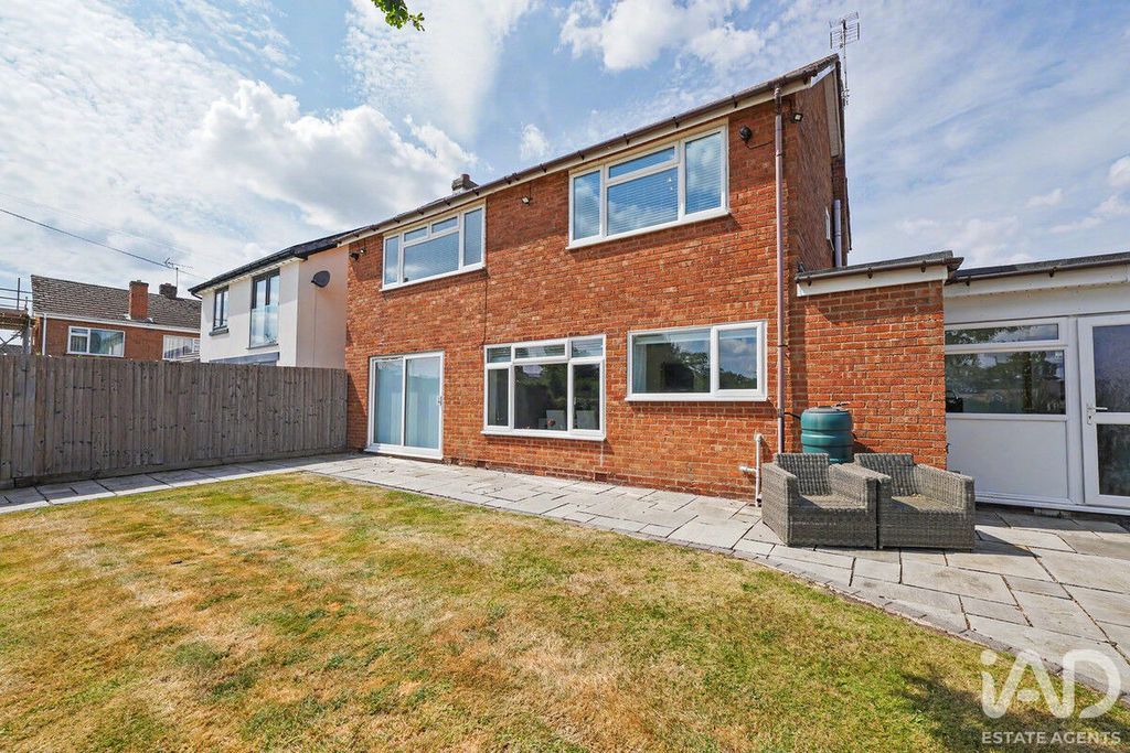 Property photo 3 of 34