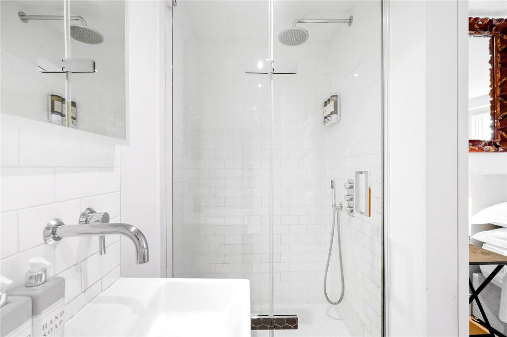 Property photo 3 of 6 Picture No. 41