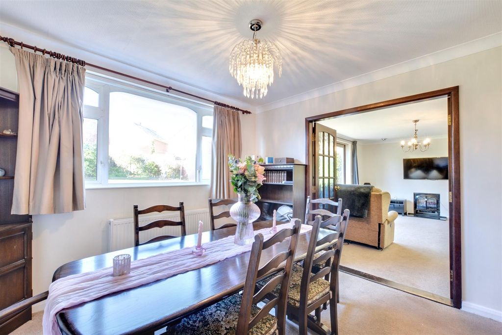 Property photo 3 of 28 Dining Room
