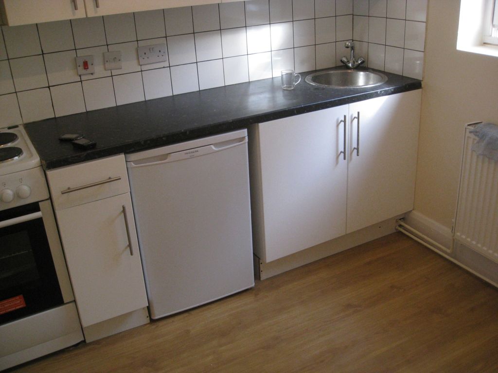 Property photo 2 of 5 2011-10-21 005