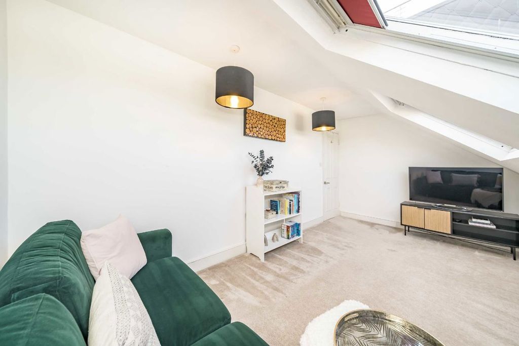 Property photo 3 of 8