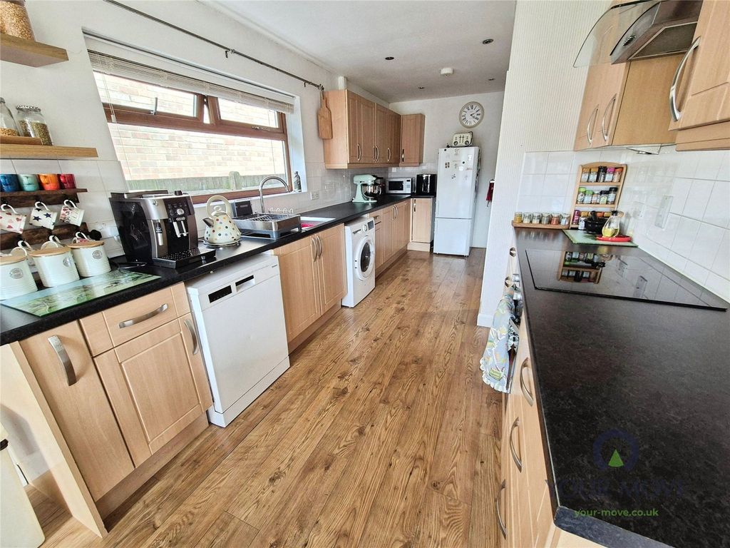 Property photo 3 of 16 Kitchen