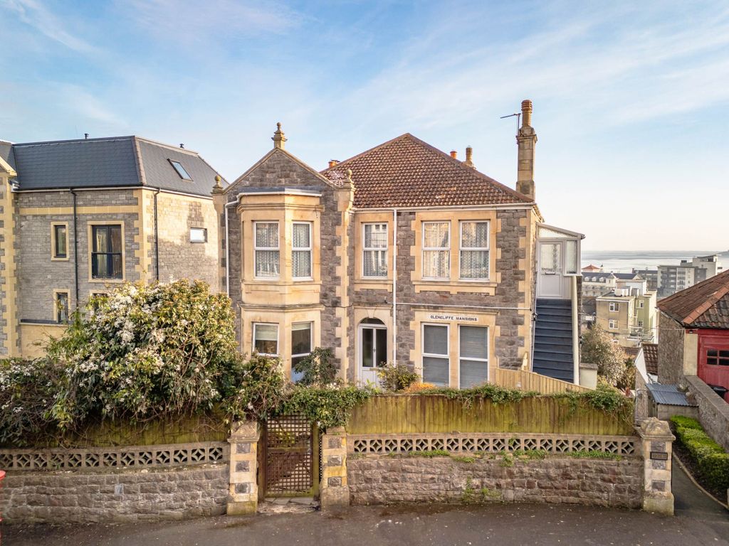 Property photo 2 of 22