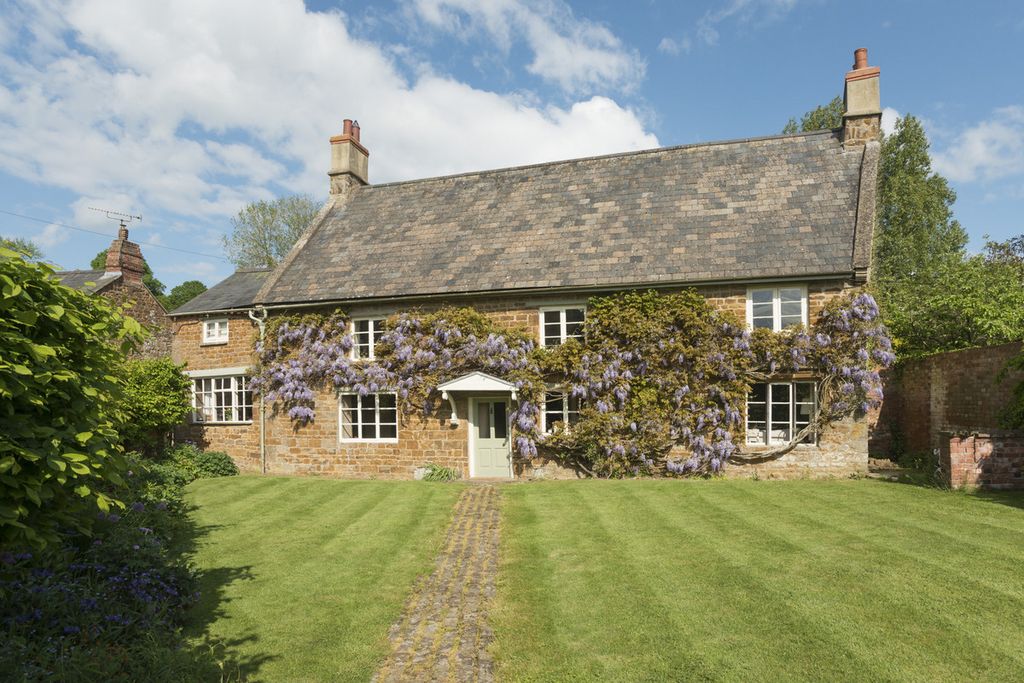 Property photo 1 of 35