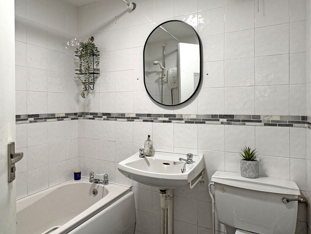 Additional image 7 of 1 bed flat for saleChapel Street, Sidbury EX10