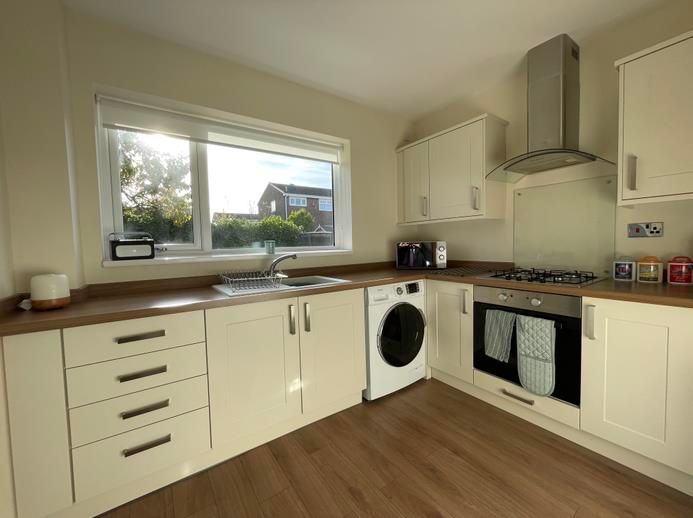 Property photo 3 of 11 Kitchen