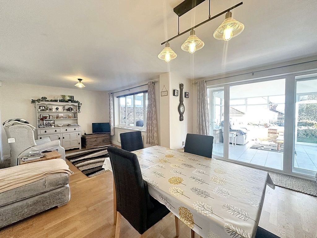 Property photo 2 of 18 Dining Room