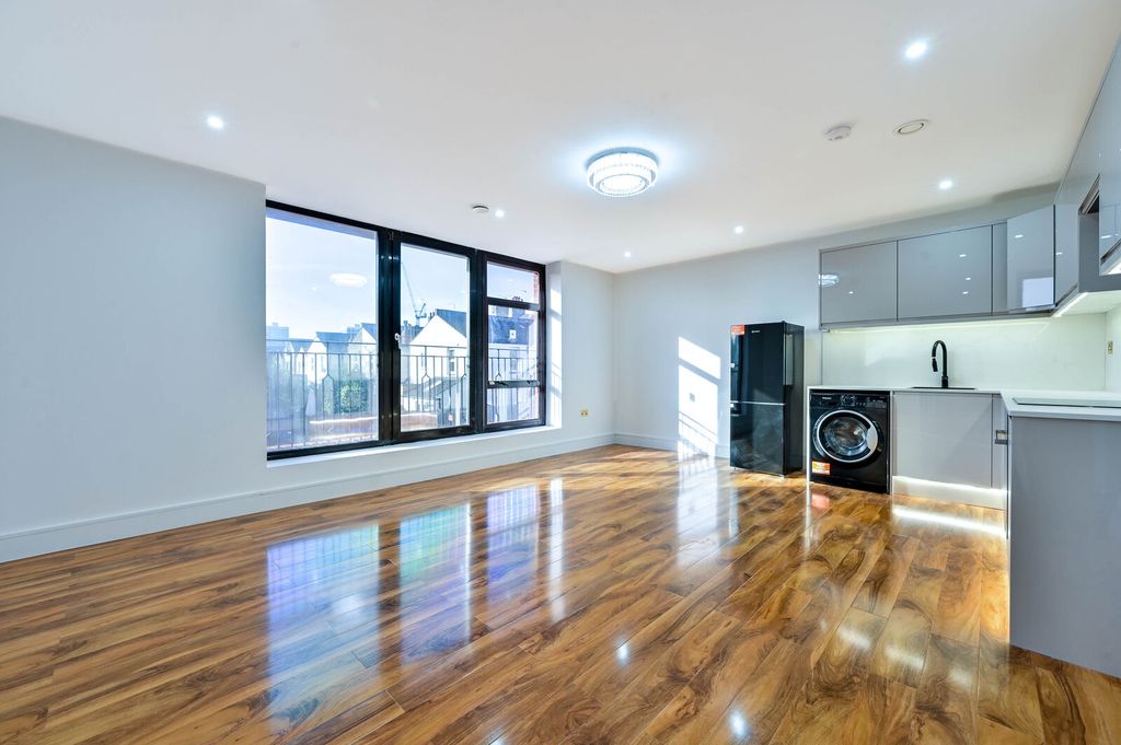 Property photo 1 of 6