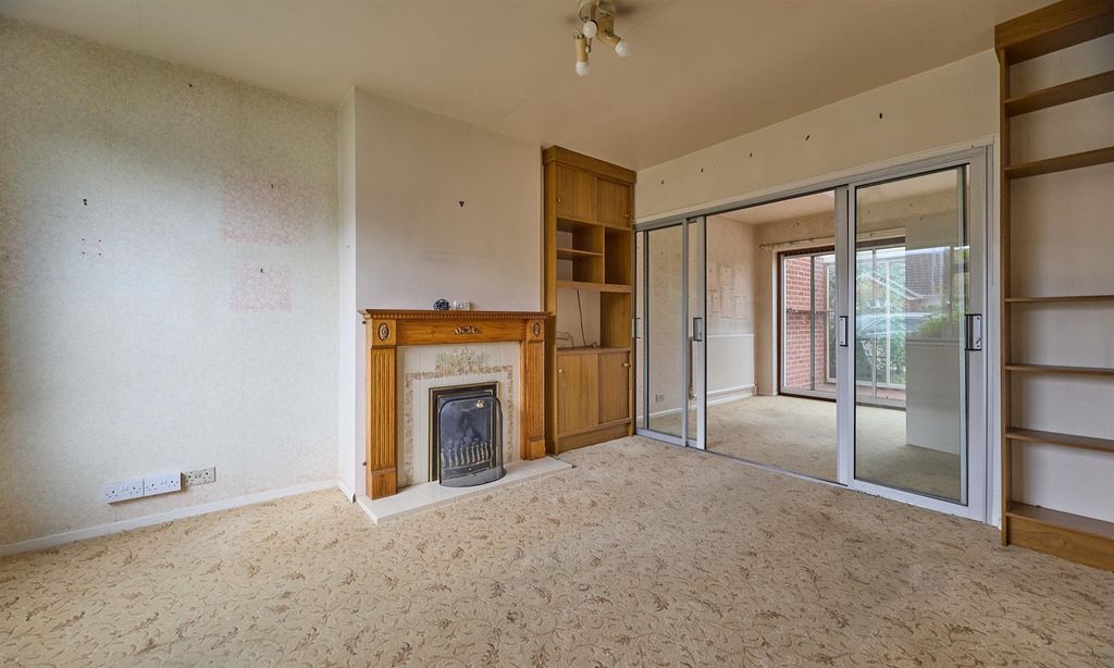 Property photo 2 of 11 Lounge To Front