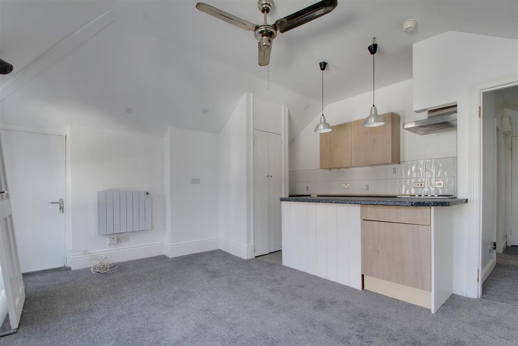 Property photo 2 of 7 Lounge Kitchen