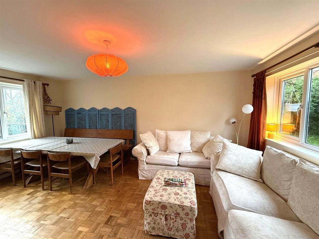 Property photo 3 of 9 Living Room.Jpg