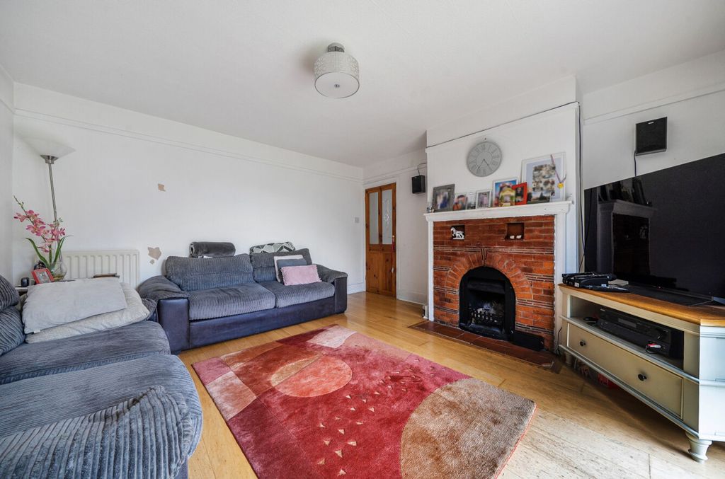 Property photo 2 of 18