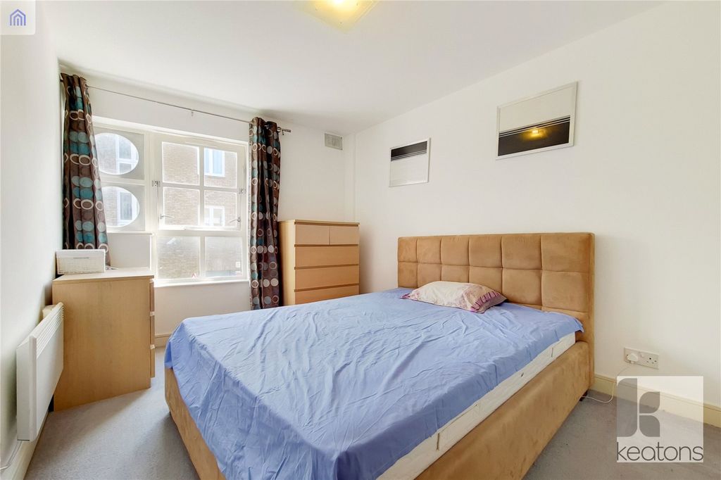 Property photo 3 of 4 Bedroom