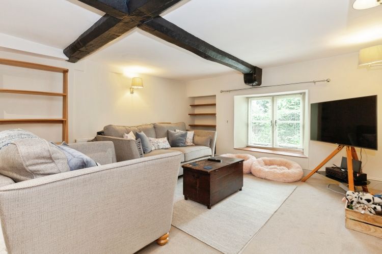 Property photo 2 of 12 c6d7ee04-229062