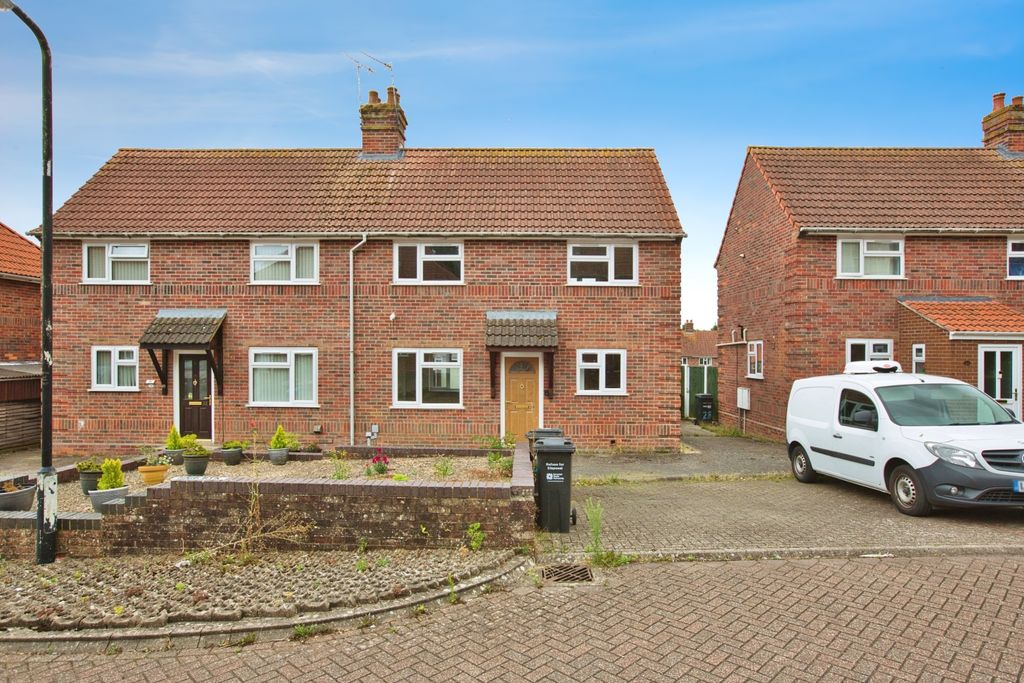Property photo 1 of 8