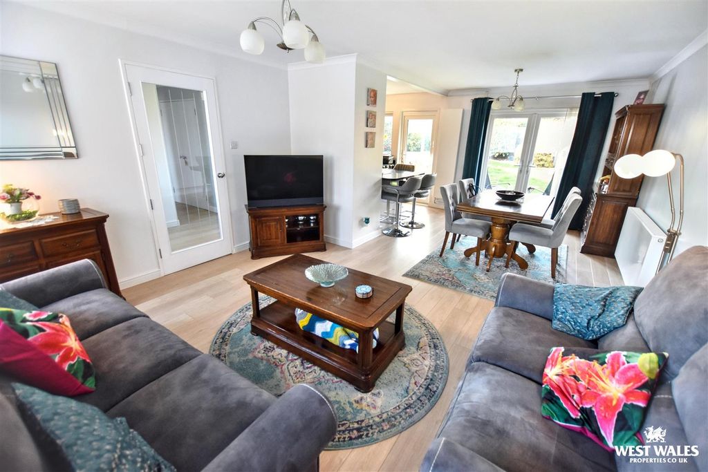 Property photo 3 of 20 18 (3).Jpg