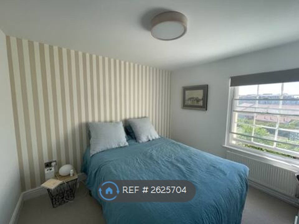 Property photo 2 of 10 Master Bedroom