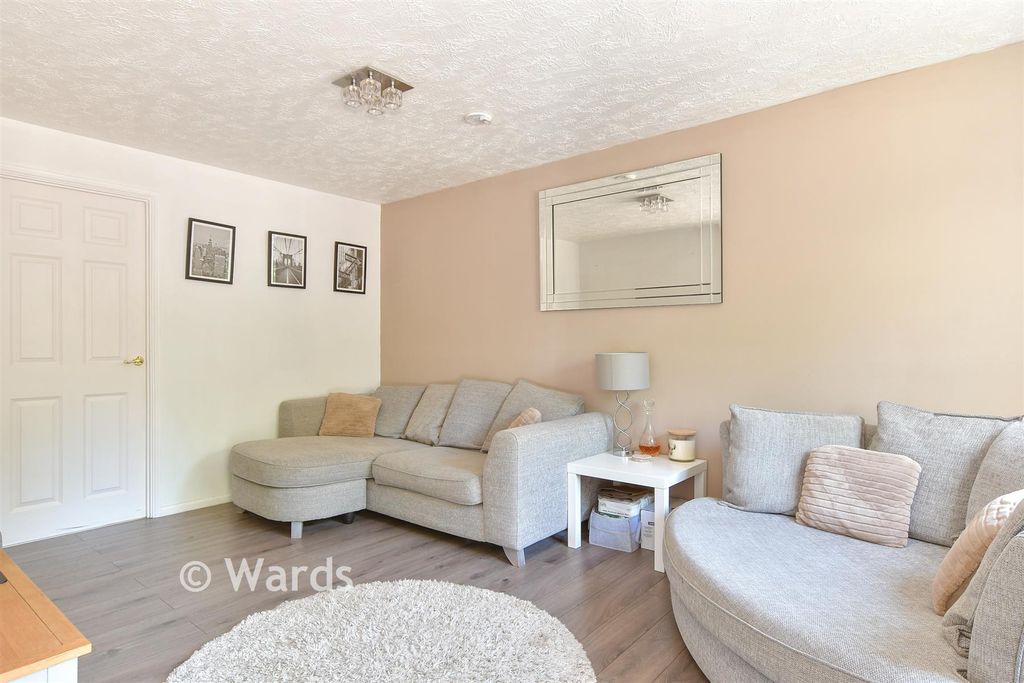 Property photo 1 of 10 Lounge