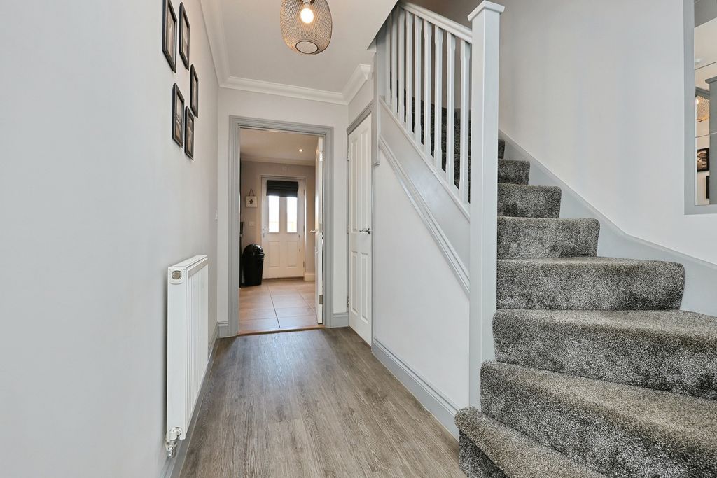 Property photo 2 of 16 Pbox-Img.Jpg
