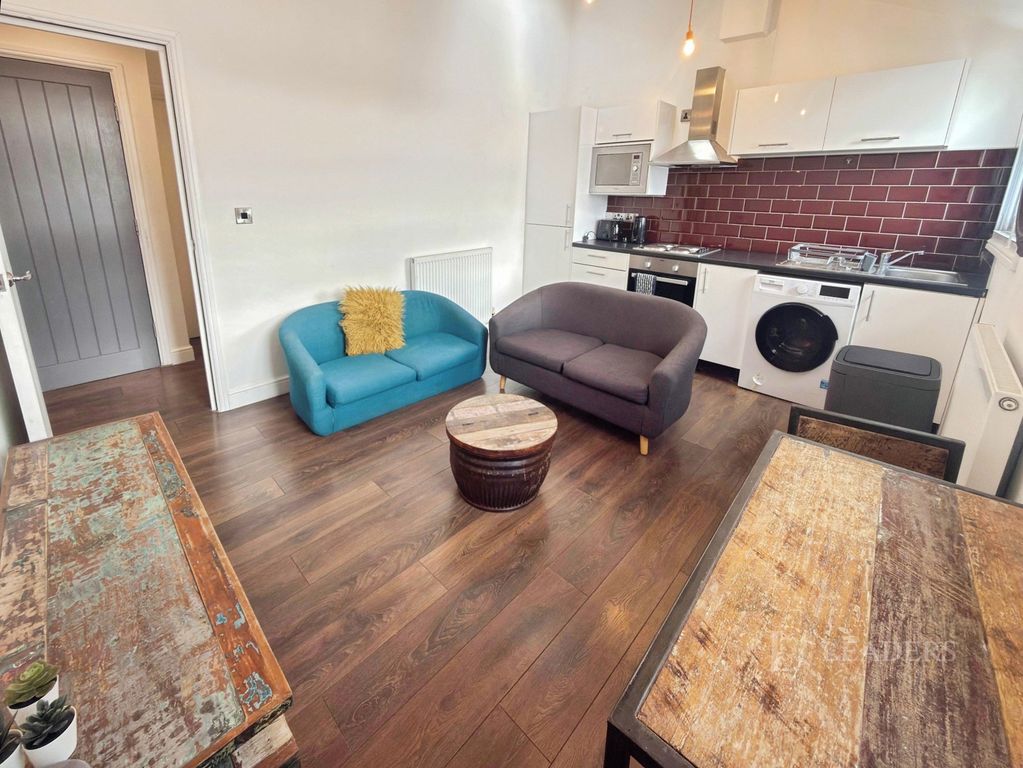 Property photo 2 of 8 Pbox-Img.Jpg