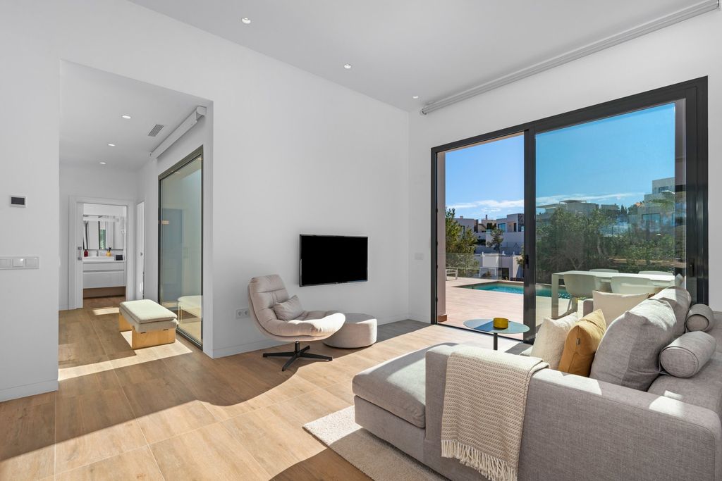 Property photo 3 of 50